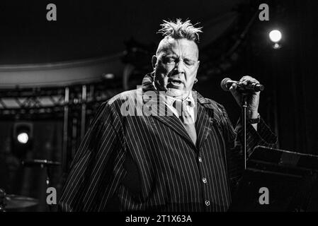 Konzert von public image Ltd im Berliner Metropol Die Londoner Band public image Ltd mit Sänger John Lydon spielte am 15.10.2023 ein Konzert im ausverkauften Berliner Metropol., Berlin Berlin Deutschland Schöneberg *** concert de public image Ltd à Berlin Metropol le groupe londonien public image Ltd avec le chanteur John Lydon a joué le 15 10 2023 un concert au Berlin Metropol, Berlin Berlin Allemagne Schöneberg Credit : Imago/Alamy Live News Banque D'Images