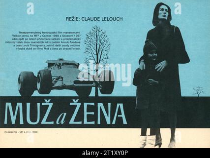 Mini affiche tchèque pour ANOUK AIMEE et JEAN-LOUIS TRINTIGNANT dans un HOMME et une FEMME / Un HOMME ET une FEMME 1966 réalisateur CLAUDE LÉLOUCH musique Francis Lai les films 13 / United Artists Banque D'Images