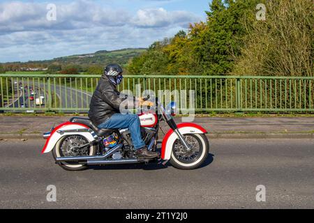 Années 1995 90 Harley-Davidson V Twin Rouge blanc moto Softail Cruiser essence 1340 cc Banque D'Images
