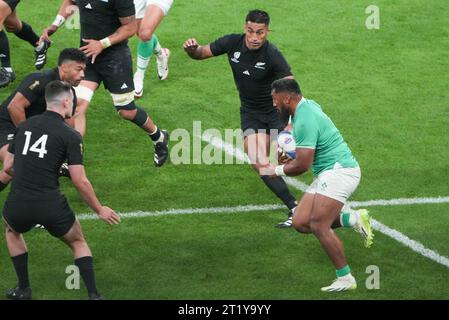 Saint Denis, France. 14 octobre 2023. Bundee Aki d'Irlande lors de la coupe du monde 2023, match de rugby à XV en quart de finale entre l'Irlande et la Nouvelle-Zélande le 14 octobre 2023 au Stade de France à Saint-Denis près de Paris, France - photo Laurent Lairys/DPPI crédit : DPPI Media/Alamy Live News Banque D'Images