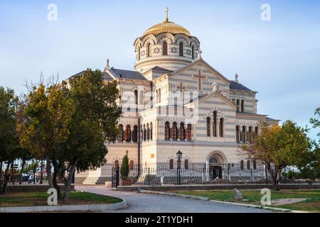 La cathédrale Saint-Vladimir, c'est une cathédrale orthodoxe russe néo-byzantine sur le site de Chersonèse taurica. Sébastopol, Crimée Banque D'Images