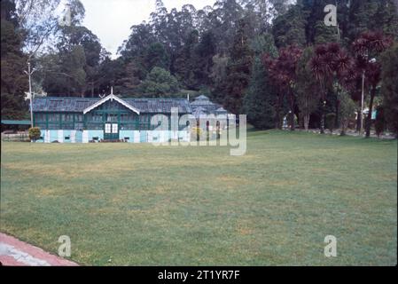 Le jardin botanique du gouvernement est un jardin botanique situé à Udhagamandalam, près de Coimbatore (Ooty), dans l'État du Tamil Nadu, en Inde, créé en 1848. Banque D'Images