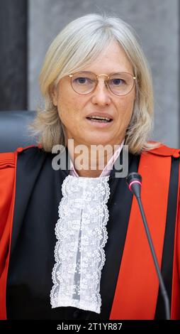 Nivelles, Belgique. 16 octobre 2023. Anne Leclercq, Présidente de la Cour, photographiée lors du procès en assises du citoyen afghan Rahmatullah Omarkhil devant la Cour d’assises de la région de Bruxelles-capitale, qui s’est tenue à Nivelles, lundi 16 octobre 2023. Omarkhil est accusé du meurtre de son compatriote Irfanullah Nani Kheli en avril 2021 à Schaerbeek - Schaarbeek, le poignardant à mort suite à une querelle entre gangs sur le réseau social TikTok. BELGA PHOTO BENOIT DOPPAGNE crédit : Belga News Agency/Alamy Live News Banque D'Images