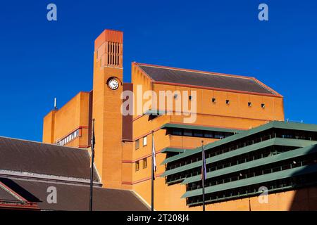 Extérieur de la British Library sur Euston Road, Londres, Angleterre Banque D'Images