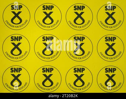 Aberdeen, Écosse, Royaume-Uni. 16 octobre 2023. Deuxième jour de la conférence annuelle SNP tenue au centre de conférence P et J Live à Aberdeen. Souvenirs SNP en vente sur le stand du lieu Iain Masterton/Alamy Live News Banque D'Images