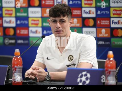 Kepa Arrizabalaga de Chelsea parle aux médias lors de la conférence de presse d'avant match avant le match de 2e étape de l'UEFA Champions League contre le Real Madrid. - Conférence de presse de Chelsea, UEFA Champions League, quarts de finale, 2e manche, Stamford Bridge Stadium, Londres. - 17 avril 2023. Usage éditorial uniquement - des restrictions DataCo s'appliquent Banque D'Images