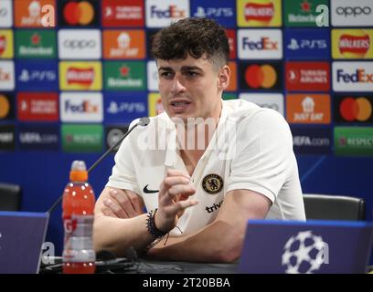 Kepa Arrizabalaga de Chelsea parle aux médias lors de la conférence de presse d'avant match avant le match de 2e étape de l'UEFA Champions League contre le Real Madrid. - Conférence de presse de Chelsea, UEFA Champions League, quarts de finale, 2e manche, Stamford Bridge Stadium, Londres. - 17 avril 2023. Usage éditorial uniquement - des restrictions DataCo s'appliquent Banque D'Images