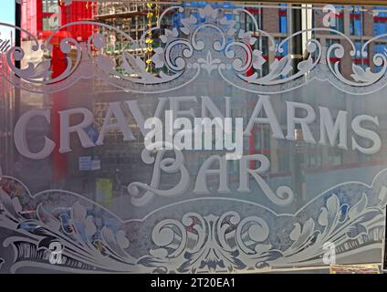 Vitrail de bar traditionnel Real ALE pub, The Craven Arms, 47 Upper Gough St, Birmingham, West Midlands, Angleterre, Royaume-Uni, B1 1JL Banque D'Images