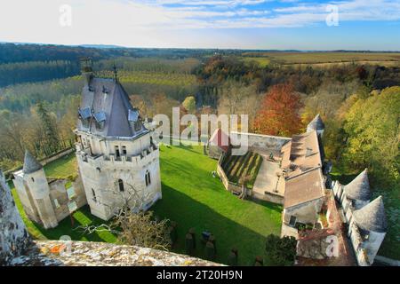 Vez (nord de la France) : le donjon, bâtiment inscrit au titre de monument historique national Banque D'Images