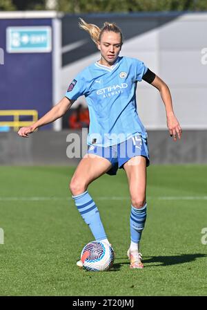 Joie Stadium, Sportcity, Manchester, Angleterre. 15 octobre 2023. Esme Morgan #14 de Manchester City Women passe le ballon, lors du Manchester City Women football Club V Bristol City Women's football Club au joie Stadium, dans la Barclays Women's Super League/Women's Super League. (Image de crédit : ©Cody Froggatt/Alamy Live News) Banque D'Images