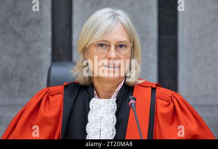 Nivelles, Belgique. 16 octobre 2023. Anne Leclercq, Présidente de la Cour, photographiée lors du procès en assises du citoyen afghan Rahmatullah Omarkhil devant la Cour d’assises de la région de Bruxelles-capitale, qui s’est tenue à Nivelles, lundi 16 octobre 2023. Omarkhil est accusé du meurtre de son compatriote Irfanullah Nani Kheli en avril 2021 à Schaerbeek - Schaarbeek, le poignardant à mort suite à une querelle entre gangs sur le réseau social TikTok. BELGA PHOTO BENOIT DOPPAGNE crédit : Belga News Agency/Alamy Live News Banque D'Images