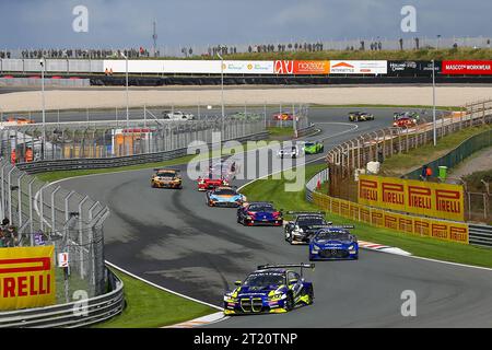 Zandvoort, pays-Bas. 15 octobre 2023. # 46, Zandvoort, NL Dimanche 15 OCTOBRE 2023 : Valentino Rossi, Maxime Martine, Team WRT, BMW M4 GT3 car, PRO, lors des courses de la Zandvoort Sprint Cup le 15 octobre. Le Team WRT court en classe PRO dans l'événement Fanatec GT World Challenge Europe powered by AWS sur le circuit de Zandvoort, image payante, photo copyright © ATP Geert FRANQUET (FRANQUET Geert /ATP/SPP) crédit : SPP Sport Press photo. /Alamy Live News Banque D'Images