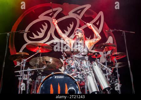 Oslo, Norvège. 15 octobre 2023. Le groupe de rock américain The Winery Dogs donne un concert au Rockefeller à Oslo. Ici le batteur Mike Portnoy est vu en direct sur scène. (Crédit photo : Gonzales photo/Alamy Live News Banque D'Images