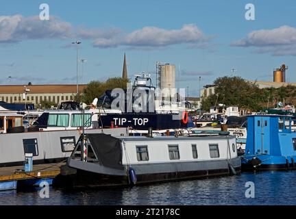 Bateaux à Goole Marina, East Yorkshire, Angleterre Royaume-Uni Banque D'Images