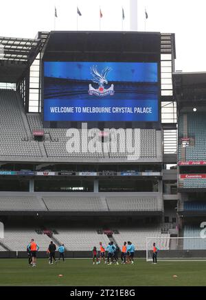 Joueurs de Crystal Palace lors de la séance d'entraînement pré-match pour le match Crystal Palace v Manchester United au MCG le 19 juillet 2022. - Entraînement pré-match Crystal Palace, Crystal Palace v Manchester United, MCG Stadium, Melbourne. - 18 juillet 2022 usage éditorial uniquement Banque D'Images