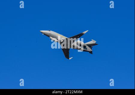 Seongnam, Corée du Sud. 16 octobre 2023. Un avion de reconnaissance électronique de renseignement de la Corée du Sud a été vu voler à la base aérienne de Séoul à Seongnam, au sud de Séoul. Les organisateurs ont annoncé que l’exposition internationale de l’aérospatiale et de la défense de Séoul (ADEX) 2023 ouvrira ses portes à la base aérienne de Séoul à Seongnam du 17 au 22 octobre, et que 550 entreprises de 35 pays y participeront. Crédit : SOPA Images Limited/Alamy Live News Banque D'Images