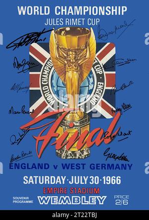 Programme final autographié de la coupe du monde 1966, Angleterre vs Allemagne de l'Ouest, signé par toute l'équipe d'Angleterre et son entraîneur Alf Ramsey, stade de Wembley Banque D'Images
