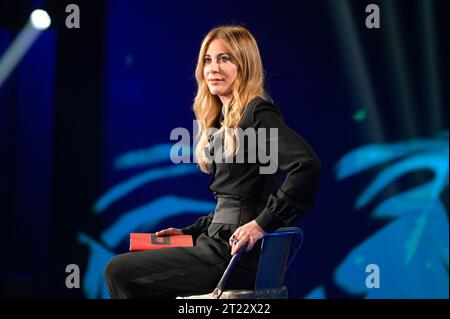 Rome, Italie. 12 octobre 2023. Francesca Fagnani assiste au quatrième épisode de l'émission Rai tv Belve aux studios Fabrizio Frizzi. Crédit : SOPA Images Limited/Alamy Live News Banque D'Images
