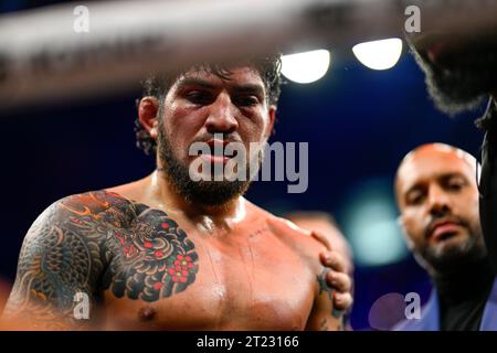 Manchester, Royaume-Uni. Dillon Danis tente une attaque de grappin sur Logan Paul lors de l'événement de boxe Prime Card à Manchester Arena. Paul a gagné par disqualification. Crédit : Benjamin Wareing / Alamy Live News Banque D'Images