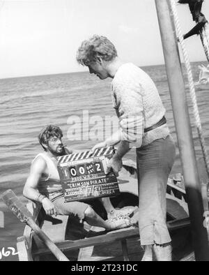 BURT LANCASTER et NICK CRAVAT filment LE PIRATE CRAMOISI 1952 dans la baie de Naples réalisateur ROBERT SIODMAK auteur ROBERT KIBBEE costume Design MARGARET FURSE Directeur de la photographie OTTO HELLER musique WILLIAM ALLWYN Warner Brothers Banque D'Images