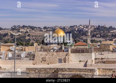 Le Dôme du Rocher, l'un des principaux sanctuaires islamiques, sur le Mont du Temple dans la vieille ville de Jérusalem, Israël. Banque D'Images