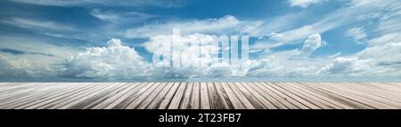 Ciel et nuages tropicaux d'été Banque D'Images