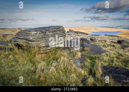 Rocher de Gritstone sur pennine Way près de Blackstone Edge au-dessus de littleborough dans les South Pennines Banque D'Images