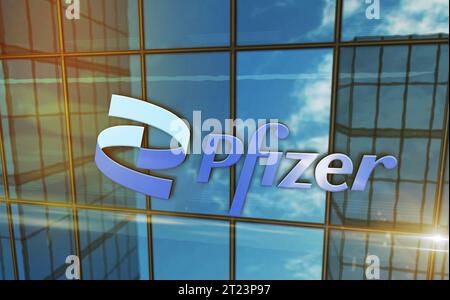 New York, New York, 15 octobre 2023 : concept de bâtiment en verre du siège social de Pfizer incorporation. Logo symbole de la société pharmaceutique biomédicale sur le devant Banque D'Images