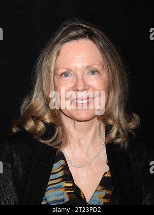 Burbank, États-Unis. 21 avril 2012. 21 avril 2012 Burbank, ca. Lara Parker le Hollywood Show printemps 2012 au Burbank Airport Marriot & Convention Center © Tammie Arroyo/AFF-USA.COM crédit : AFF/Alamy Live News Banque D'Images