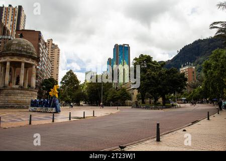 Bogota, Colombie - 2 juillet 2023. Vue sur l'Eje Ambiental dans le centre-ville de Bogota. Banque D'Images