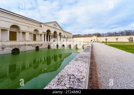 Mantoue, Italie - 27 février 2023 : vue sur la cour du palais te, à Mantoue (Mantoue), Lombardie, Italie du Nord Banque D'Images