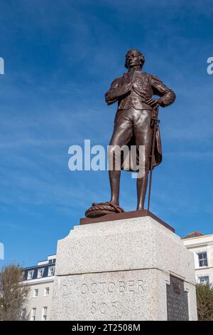 Nelson Memorial à Old Portsmouth, Hampshire, Angleterre, Royaume-Uni. Une statue d'Horatio Nelson Banque D'Images