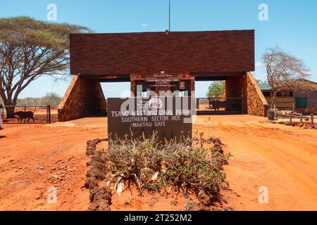 Portes d'entrée du parc national de Tsavo East, Kenya Banque D'Images