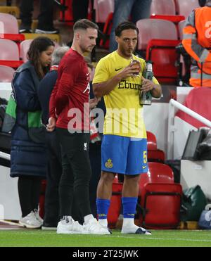 Alexis Mac Allister de Liverpool et Kevin Mac Allister de Union Saint-Gilloise avant le coup d’envoi. - Liverpool contre Union Saint-Gilloise, UEFA Europa League, Group E, Anfield Stadium, Liverpool, ROYAUME-UNI. - 5 octobre 2023. Usage éditorial uniquement - des restrictions DataCo s'appliquent. Banque D'Images