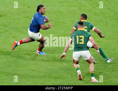 Peato Mauvaka de France et Damian Willemse, Jesse Kriel d'Afrique du Sud lors de la coupe du monde 2023, match de quart de finale entre la France et l'Afrique du Sud, le 15 octobre 2023 au Stade de France à Saint-Denis près de Paris Banque D'Images