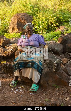 Les Njemps, également appelés «en-Jemusi», «il-Chamus», Ilchamus ou Iltiamus, vivaient autour du lac Baringo, dans un lieu appelé Marigat. Ils parlent Maa l Banque D'Images