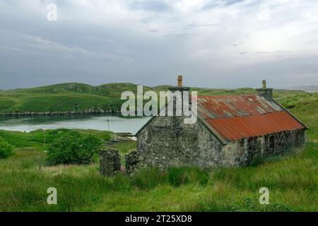 Il y a beaucoup de crofts abandonnés et de lieux perdus dans l'île de Harris. Banque D'Images