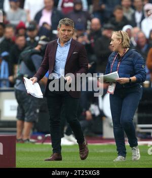 Présentateur TV Ben Shepard sur le terrain au sifflet final. - West Ham United v Manchester City, Premier League, London Stadium, Londres, Royaume-Uni - 15 mai 2022 usage éditorial uniquement - des restrictions DataCo s'appliquent Banque D'Images