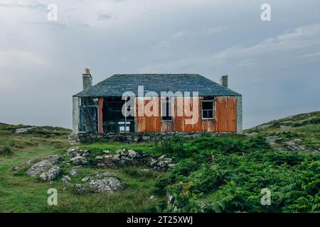 Il y a beaucoup de crofts abandonnés et de lieux perdus dans l'île de Scalpay Banque D'Images