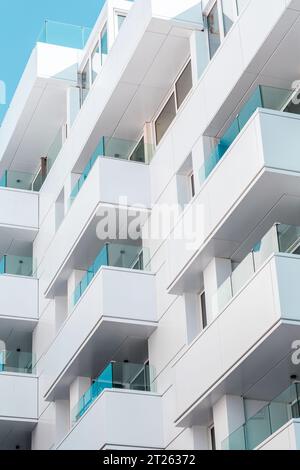 Détail architectural de l'architecture moderniste, brutaliste et éclectique de tel Aviv Banque D'Images