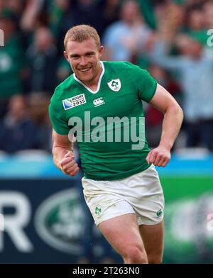 Photo de dossier datée du 4-10-2015 de l'Irlandais Keith Earls célèbre avoir marqué le premier essai de son équipe. Keith Earls sort selon ses propres termes alors qu'il annonce sa retraite. Date d'émission : mardi 17 octobre 2023. Banque D'Images