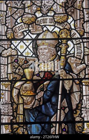 Vitrail de Percy Bacon représentant Saint Richard, St Mary Magdalene Church, Newark, Nottinghamshire Banque D'Images