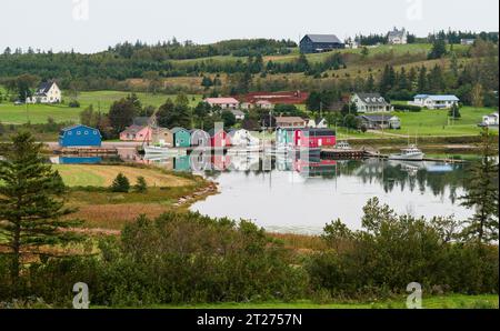 Bateaux de pêche et port   Rivière des Français, Île-du-Prince-Édouard, CAN Banque D'Images