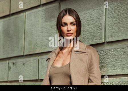 Marianne Fonseca à l'extérieur du salon MAX MARA lors de la Fashion week de Milan vêtements pour femmes Printemps/été 2024. Banque D'Images