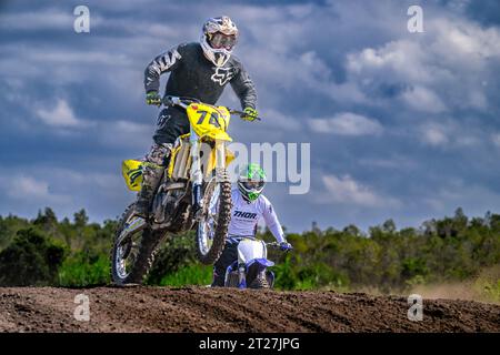 Coureurs de motocross sur la piste au Miami Motocross Park Banque D'Images