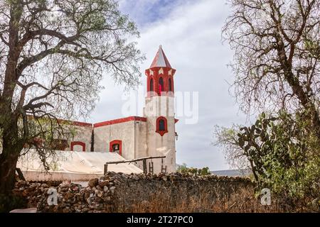 L'abandonné ruines de l'ancienne Hacienda Santa Brigida dans la ville fantôme de Mineral de Pozos, Guanajuato, Mexique. La ville, qui fut un important centre minier d'argent a été abandonné et laissé à la ruine, mais a lentement retour à la vie comme une communauté artistique de Bohême. Banque D'Images