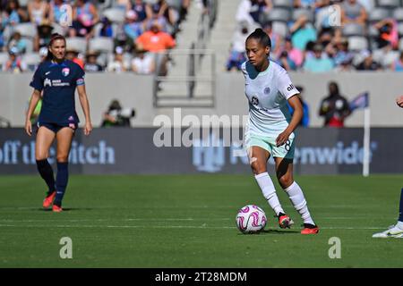 San Diego, Californie, États-Unis. 15 octobre 2023. Ary Borges (8), milieu de terrain du Racing Louisville FC, lors d'un match de football NWSL entre le Racing Louisville FC et le San Diego Wave FC au Snapdragon Stadium de San Diego, en Californie. Justin Fine/CSM/Alamy Live News Banque D'Images