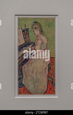 Paris, France - 10 08 2023 : Musée d'Orsay. Portrait de Mademoiselle Gachet au piano peint par Vincent Van Gogh Banque D'Images