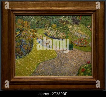 Paris, France - 10 08 2023 : Musée d'Orsay. Jardin à Auvers-sur-Oise peint par Vincent Van Gogh Banque D'Images