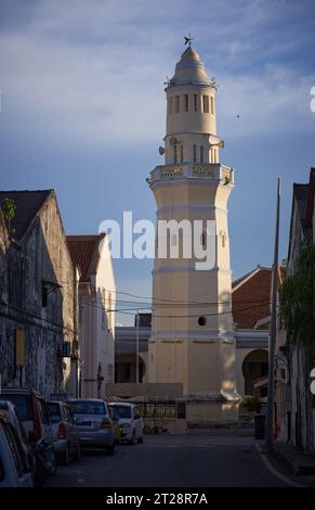 Minaret de l'ancienne mosquée Lebuh Aceh, George Town, Penang. Banque D'Images